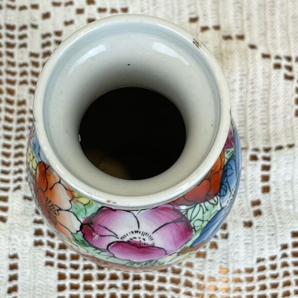 Vintage floral Asian themed small vase || Vintage vase floral || Asian vase - Picture 4 of 11